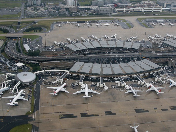 Франција го тестира новиот систем за проверка на патници на аеродромите
