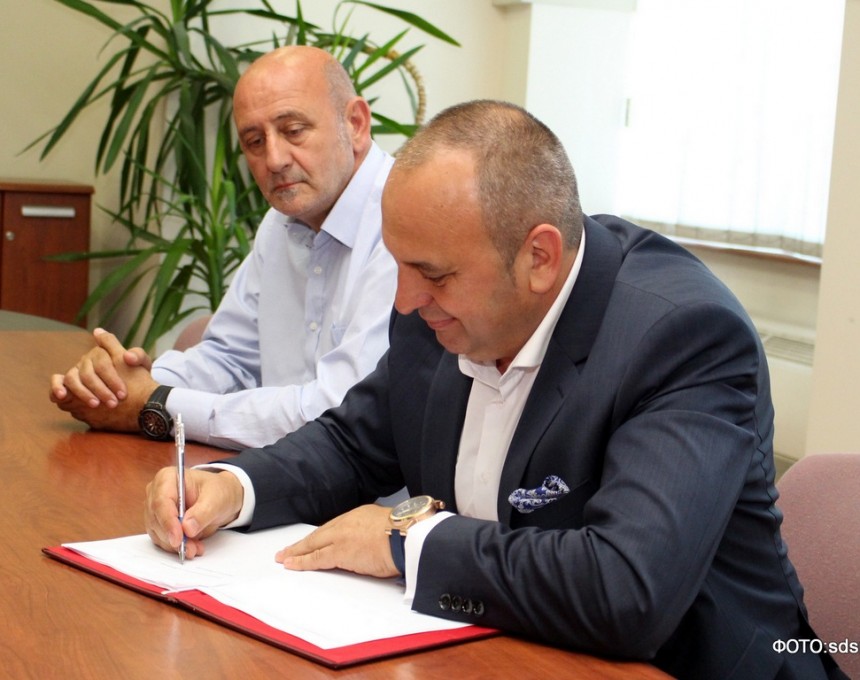 Заев и Бошкоски ја потпишаа „Платформата за демократска Македонија“