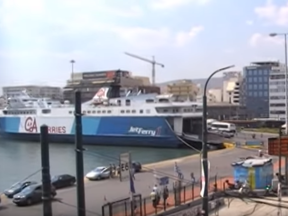 Продолжува штрајкот на пристаништата во Солун и во Пиреја