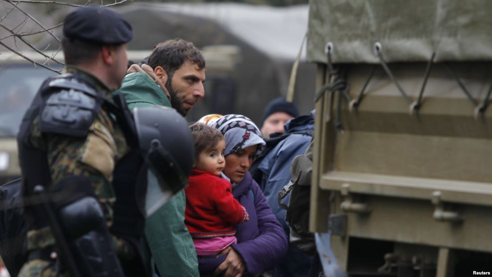 РСЕ: Околу 200 мигранти во Македонија – ни на небо, ни на земја