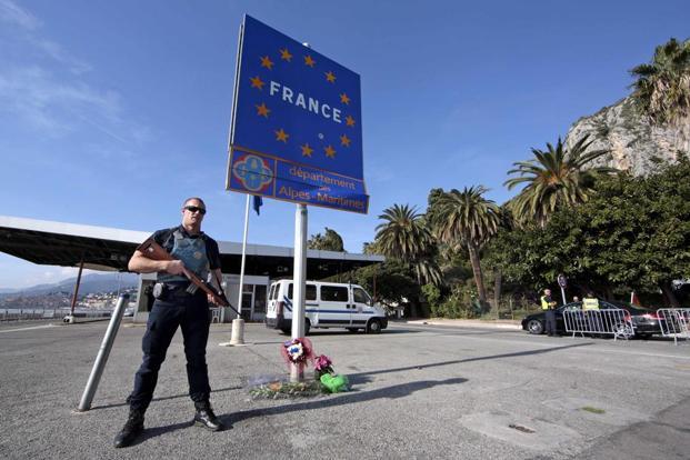 Италија и Шпанија ја зголемуваат контролата на границите со Франција