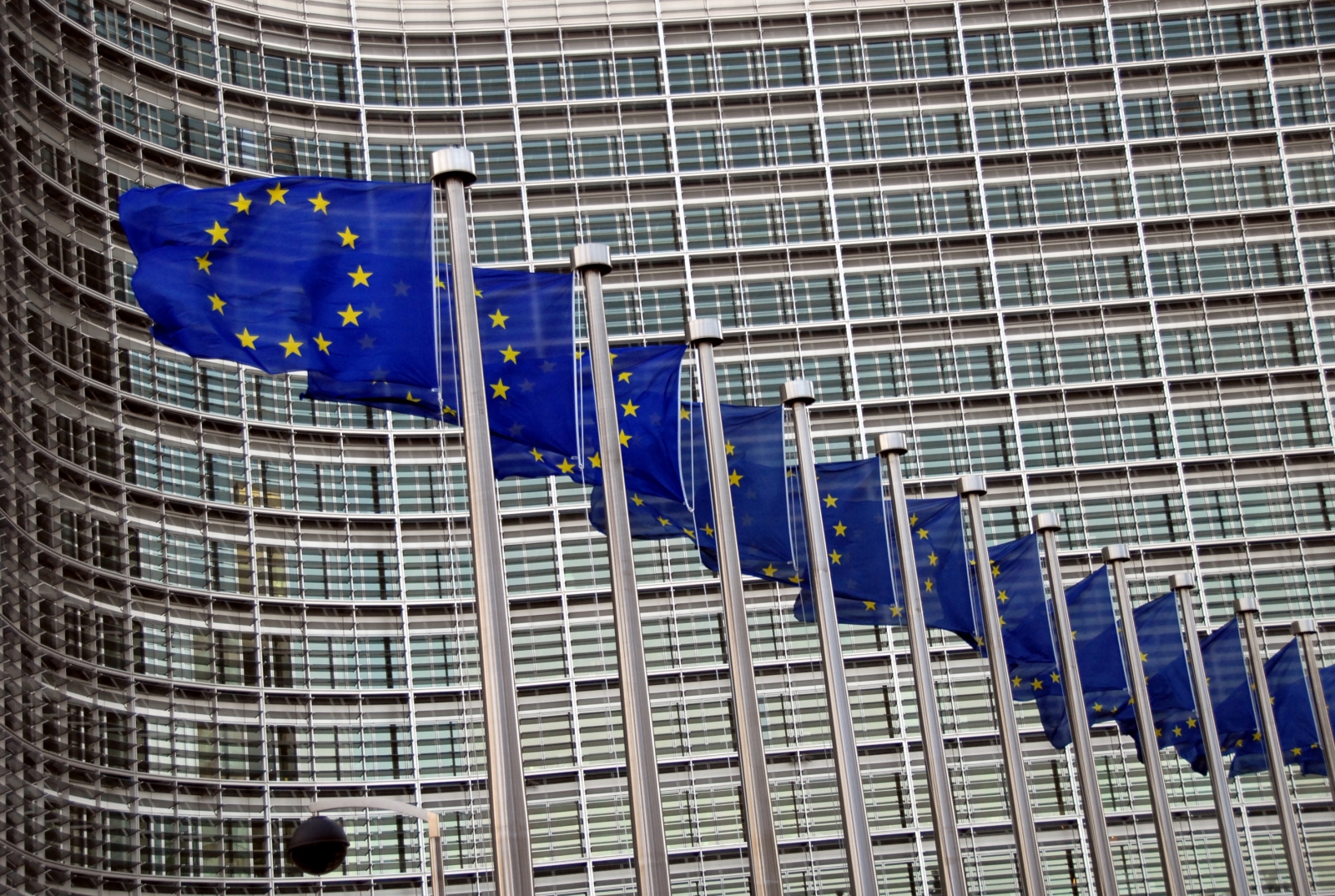 Европскиот парламент препорача Украина да добие статус на кандидат за членство во ЕУ