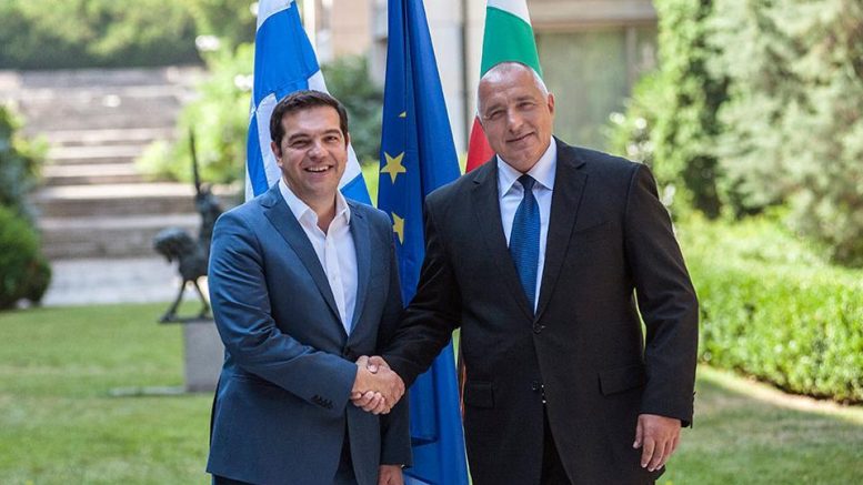 Грција и Бугарија ја повикаа македонската влада да го почитува владеењето на правото