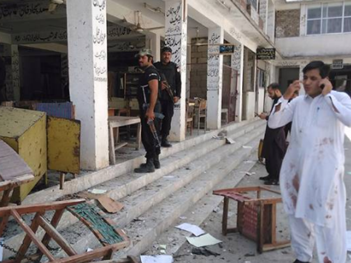 Во бомбашки напади во Пакистан, 18 загинати и 92 повредени лица