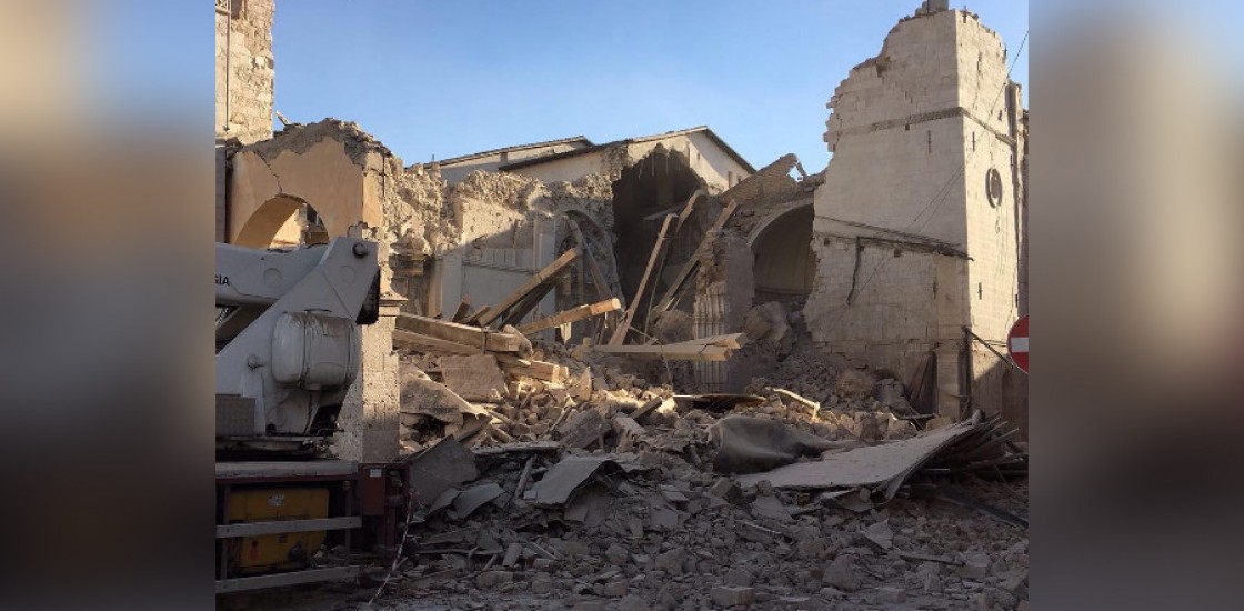 Италија: Спасувачи пребаруваат под урнатини по денешниот земјотрес