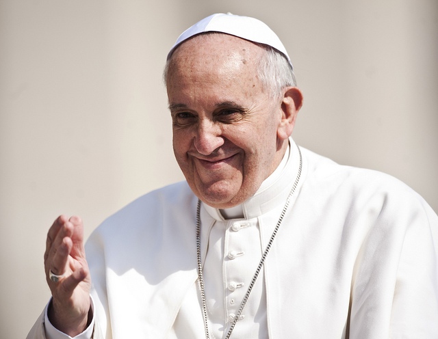 Папата Франциск одби да коментира за Трамп