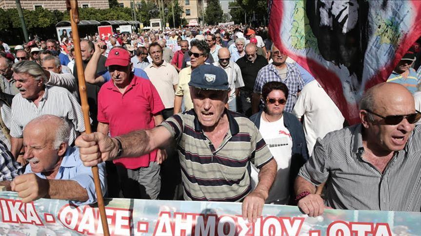 Пензионерите на улиците на Атина поради мерките за штедење