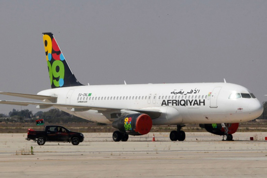 Киднапиран патнички авион, приврзаник на Гадафи се заканува со бомба