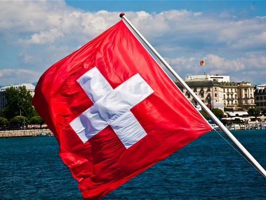 Швајцарците на референдум гласаат за олеснување на процедурите за државјанство