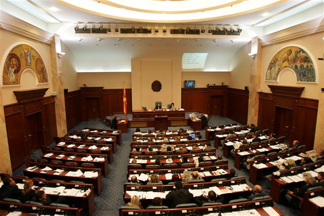 DW: ВМРО-ДПМНЕ во офанзива за останување на власт