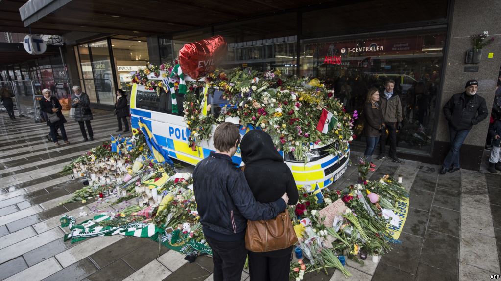 РСЕ: Шведска им одаде почит на жртвите во нападот