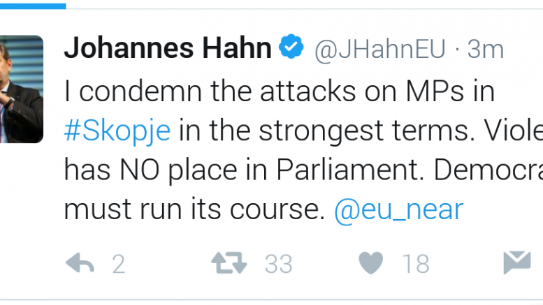 Јоханес Хан на твитер го осуди насилството против пратениците