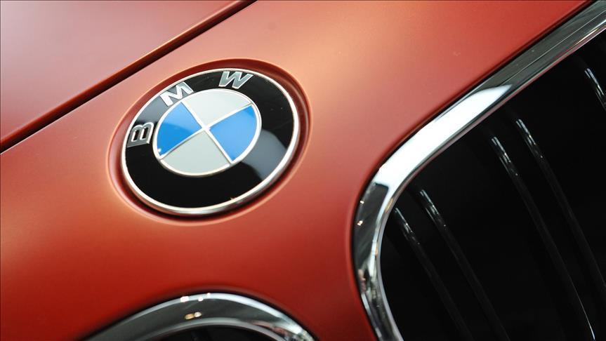 „BMW“ повлекува повеќе од 45.000 постари возила од серијата 7