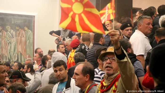 DW: Македонската влада во сенка на „српско сценарио“