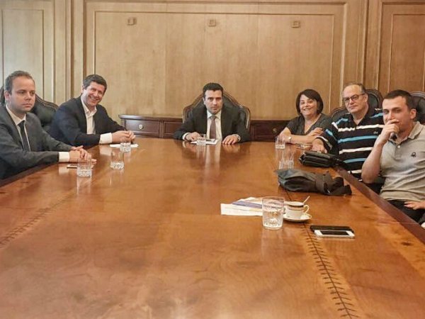 ЗНМ и ССНМ побараа од премиерот Заев итни медиумски реформи