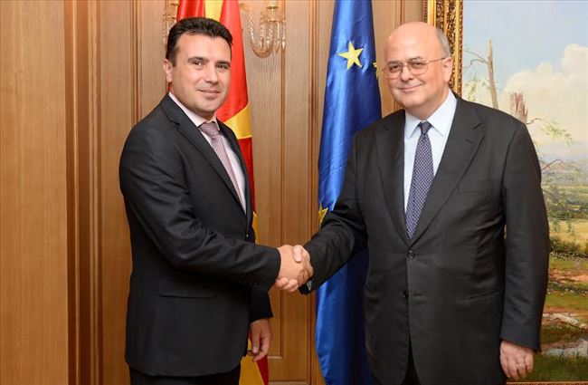 Заев – Јанакакис: Постои позитивна атмосфера за градење доверба меѓу Македонија и Грција