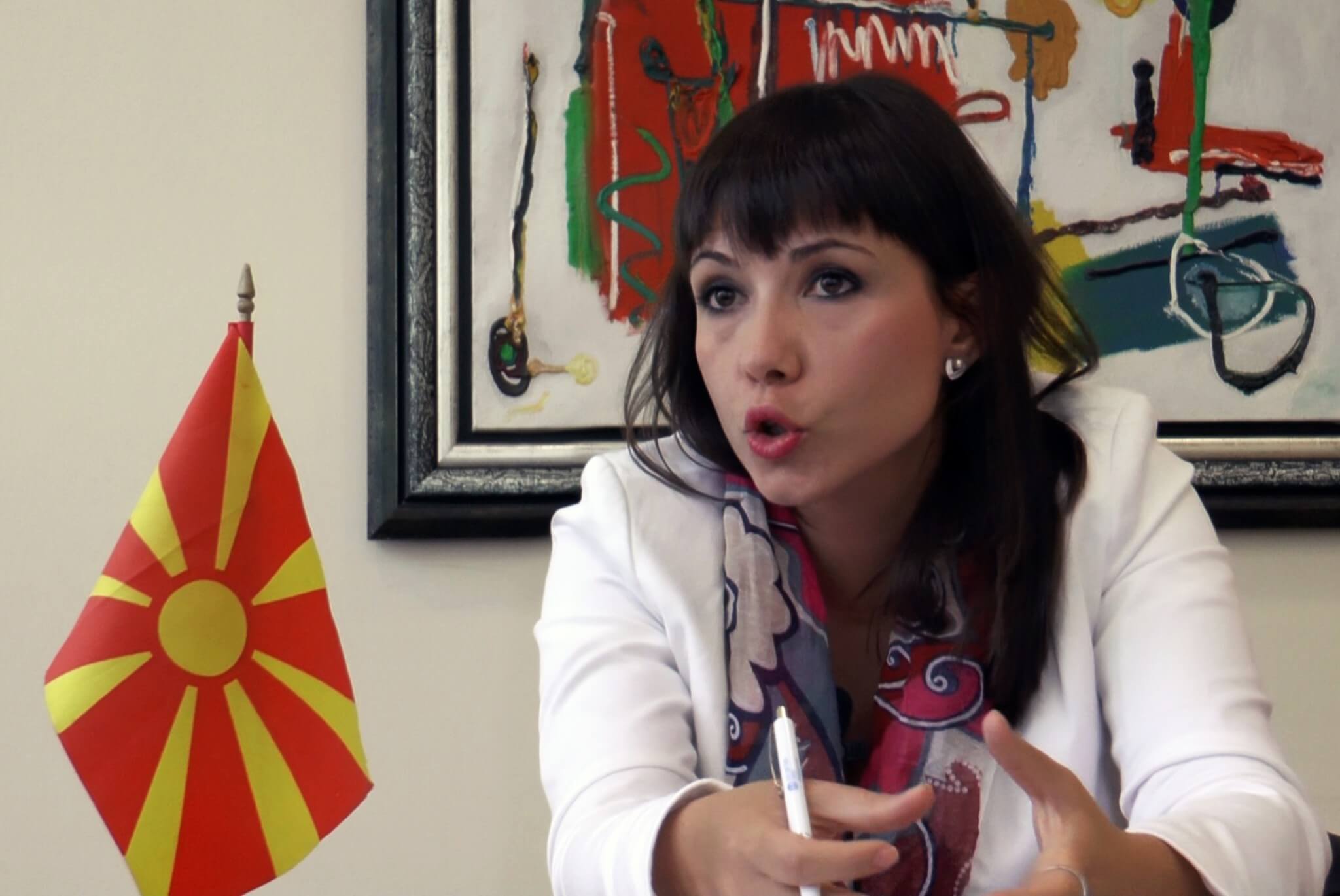 ВМРО-ДПМНЕ поднесе интерпелација за министерката Царовска