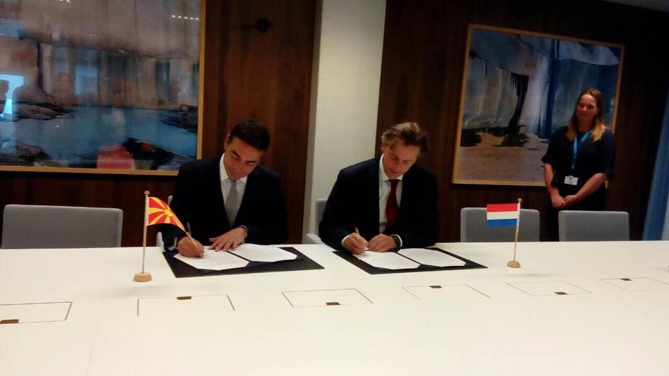 Димитров и Кундерс потпишаа декларација за соработка меѓу Македонија и Холандија