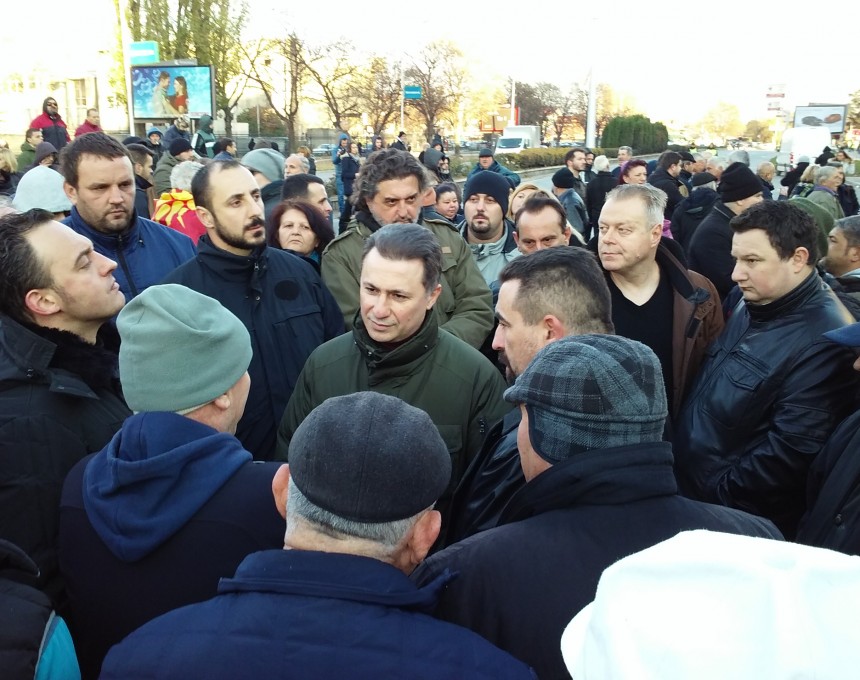 Груевски се приклучи на протестот, се крева бина пред Кривичен суд