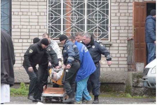 УКРАИНА: Маж се самоуби и повреди 7 лица во судница