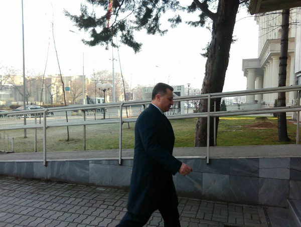 Уште еден обид да му се врачи решението на Груевски – потоа следи присилно приведување