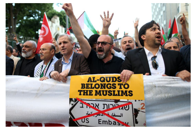 Протести во Истанбул – запалени знамиња на САД и на Израел