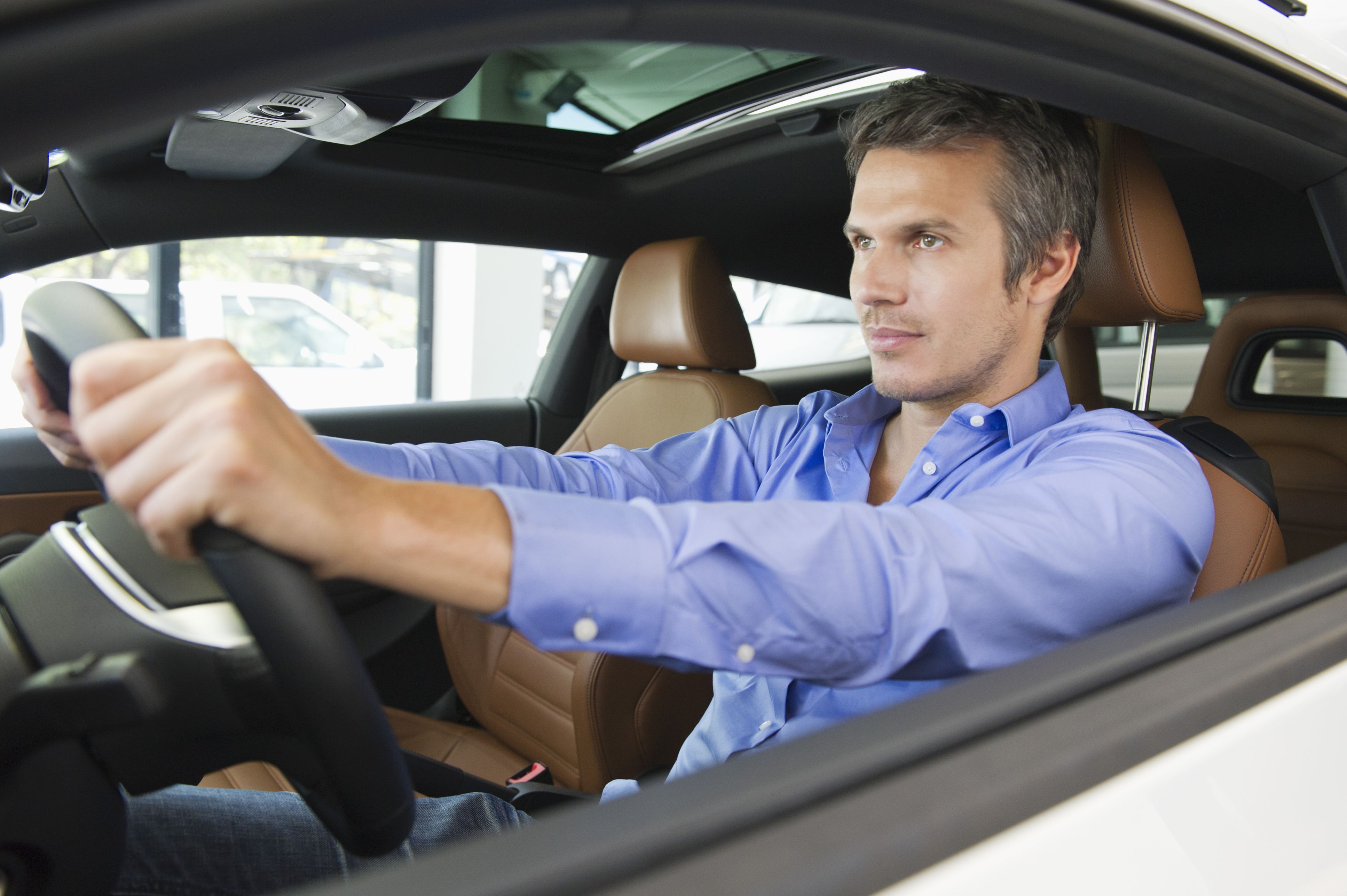 РСБСП: Совети како да останете безбедни кога возите сам на подолг пат