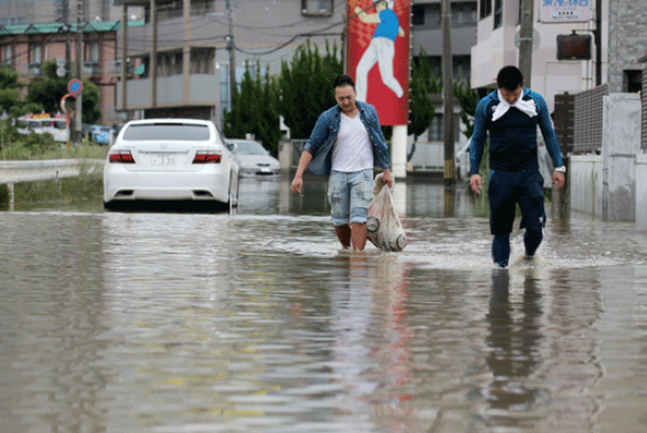 Јапонија: Повеќе од 330 луѓе загинаа во временските непогоди