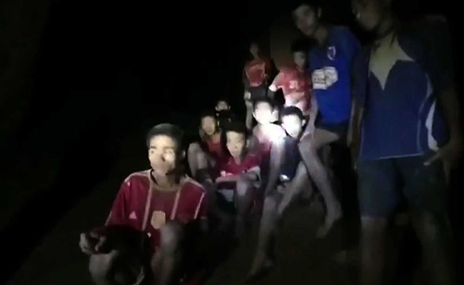 Тајланд: Сите 12 деца и фудбалскиот тренер извлечени од пештерата