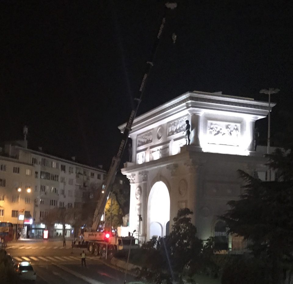 Бошњаковски: Бројчаникот поставен на Порта Македонија е според процедура