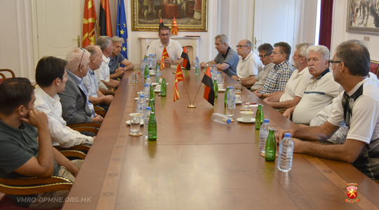 Мицкоски на средба со лидерите на политичките партии дел од Коалицијата „За подобра Македонија“