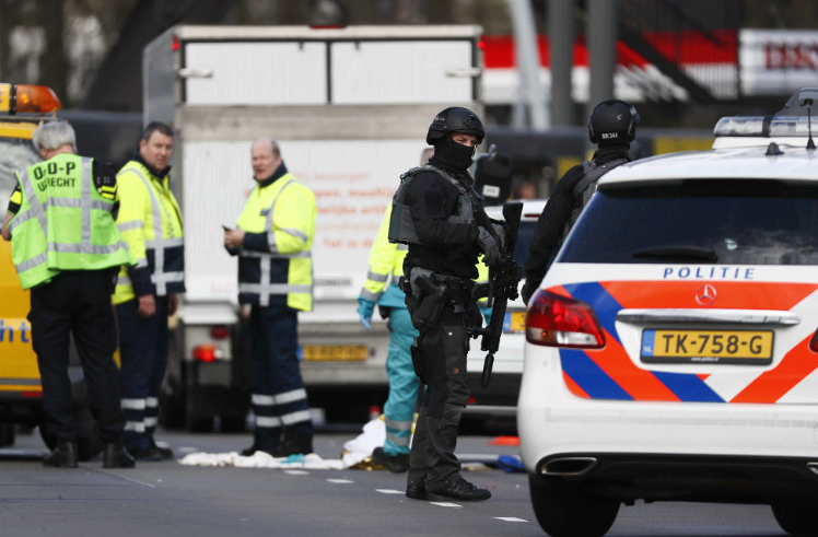 Тројца загинати и 9 повредени во нападот во Утрехт