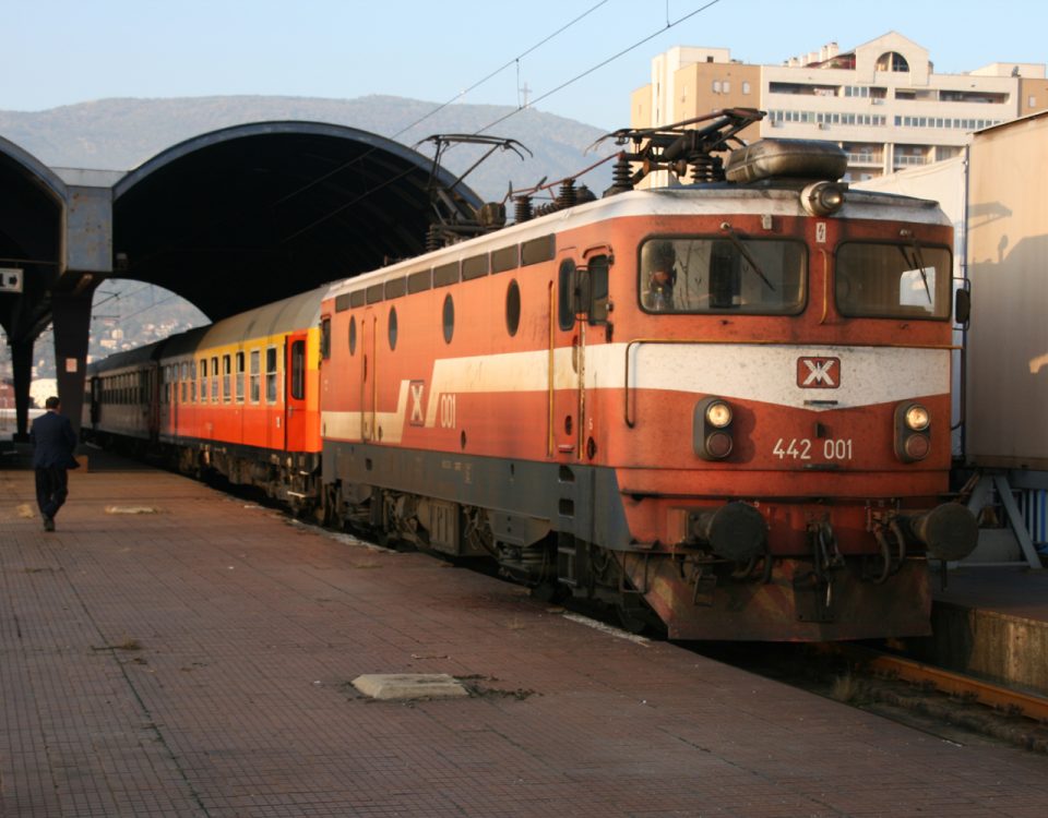 Од 15. јуни со воз до Солун со повратна карта од само 756 денари