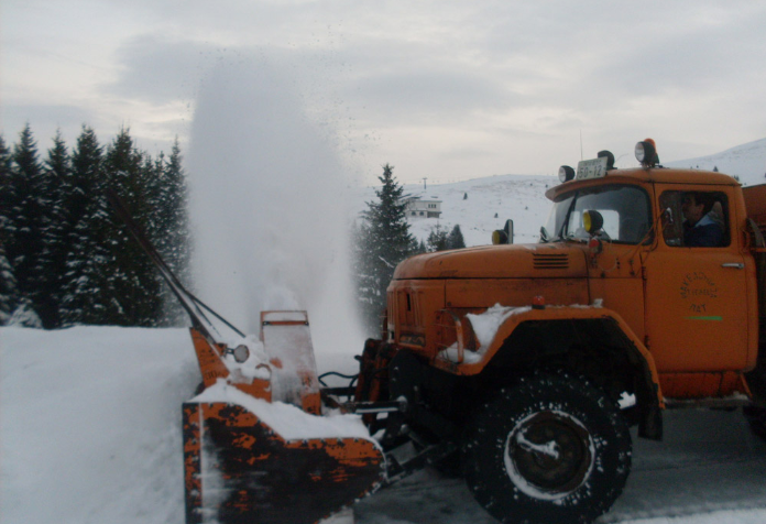 Нови снежни навеви на патот Маврово-Галичник