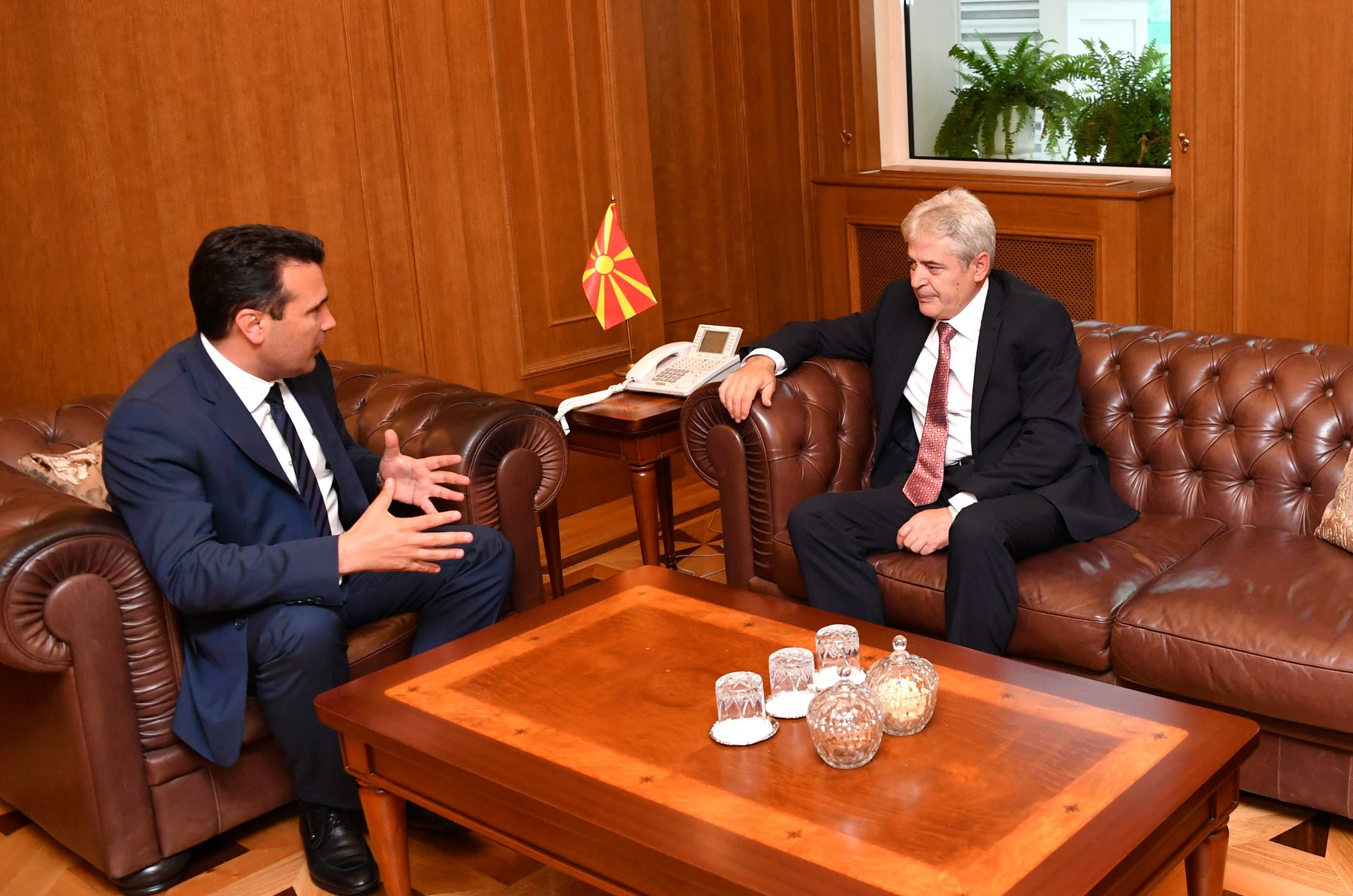 Заев-Ахмети за кадровски смени: Консултации во партиите по што разговорите ќе продолжат