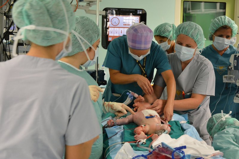 Успешно изведена една од најтешките операции на срце кај деца во клиниката “Жан Митрев”