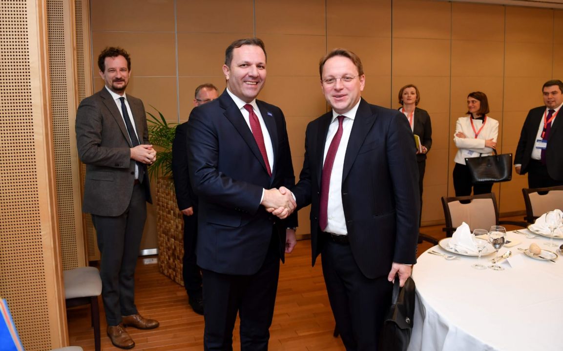 Спасовски на работен ручек со лидерите на Западен Балкан и еврокомесарот Вархеји