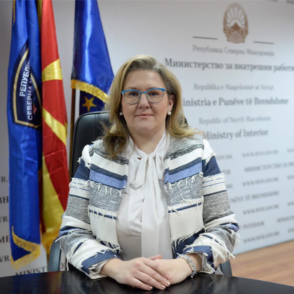 Петровска: Роковите за нарачка на патните исправи не се истечени – тоа се наметнати тензии
