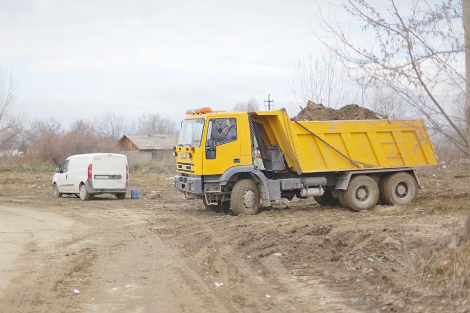 Интензивно се расчистува теренот за големиот парк во Карпош