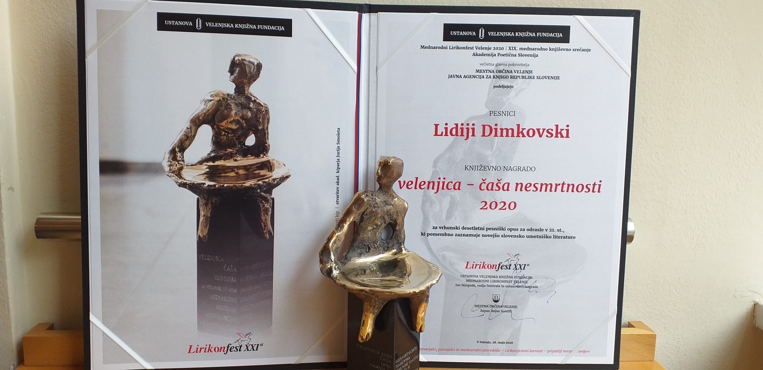 ИЛИ-ИЛИ: Лидија Димковска наградена за поетски опус на „Лириконфест“