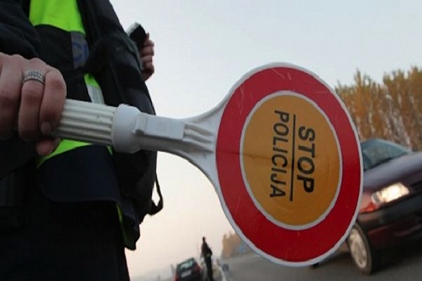 МВР: 229 сообраќајни прекршоци во Скопје – 62 за брзо возење