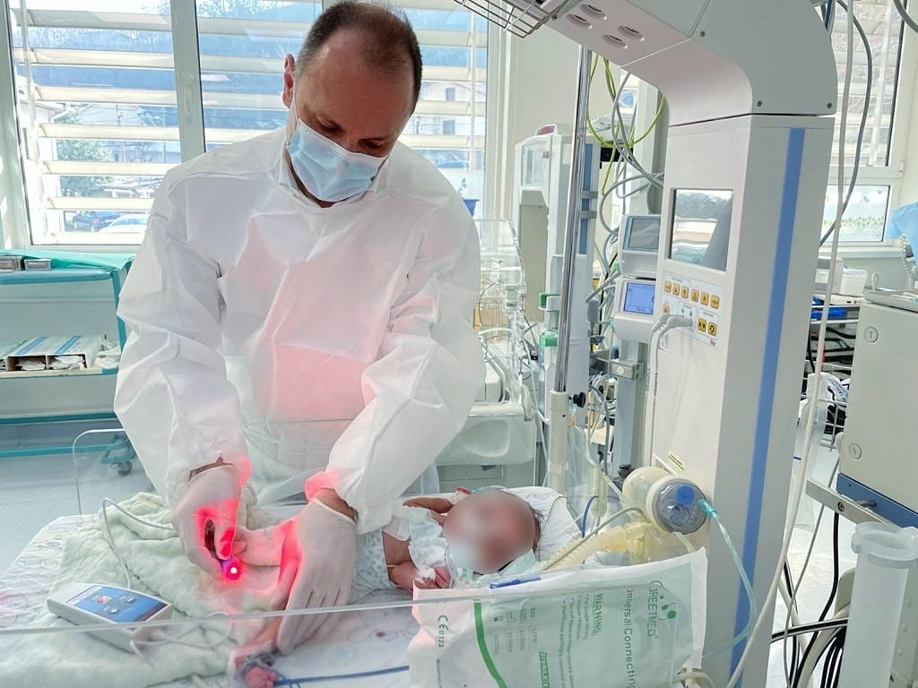Израел донираше апарати за критични новороденчиња на детската клиника