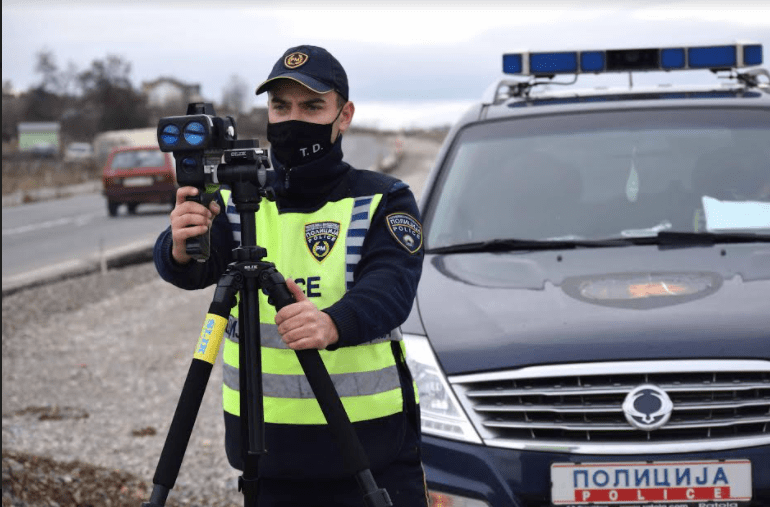 МВР: 187 сообраќајни прекршоци во Скопје, 46 за брзо возење