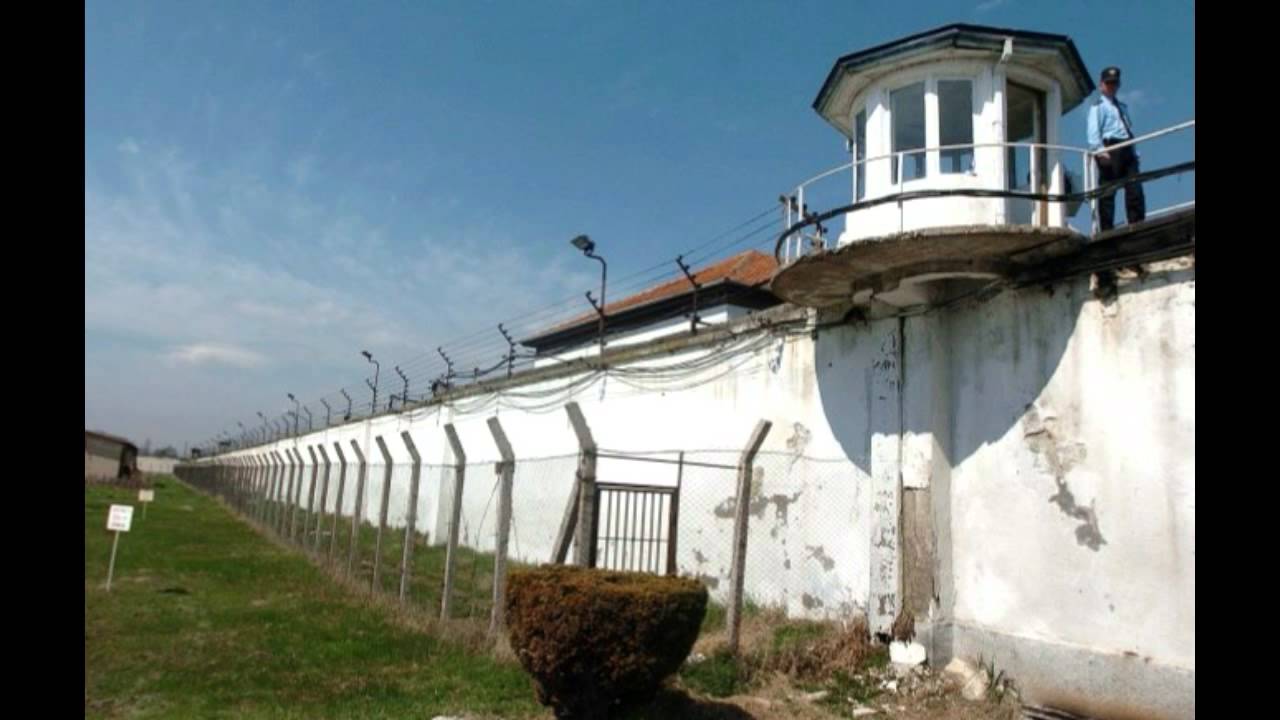 Застрелан полицаец при бегство на затвореник од Идризово