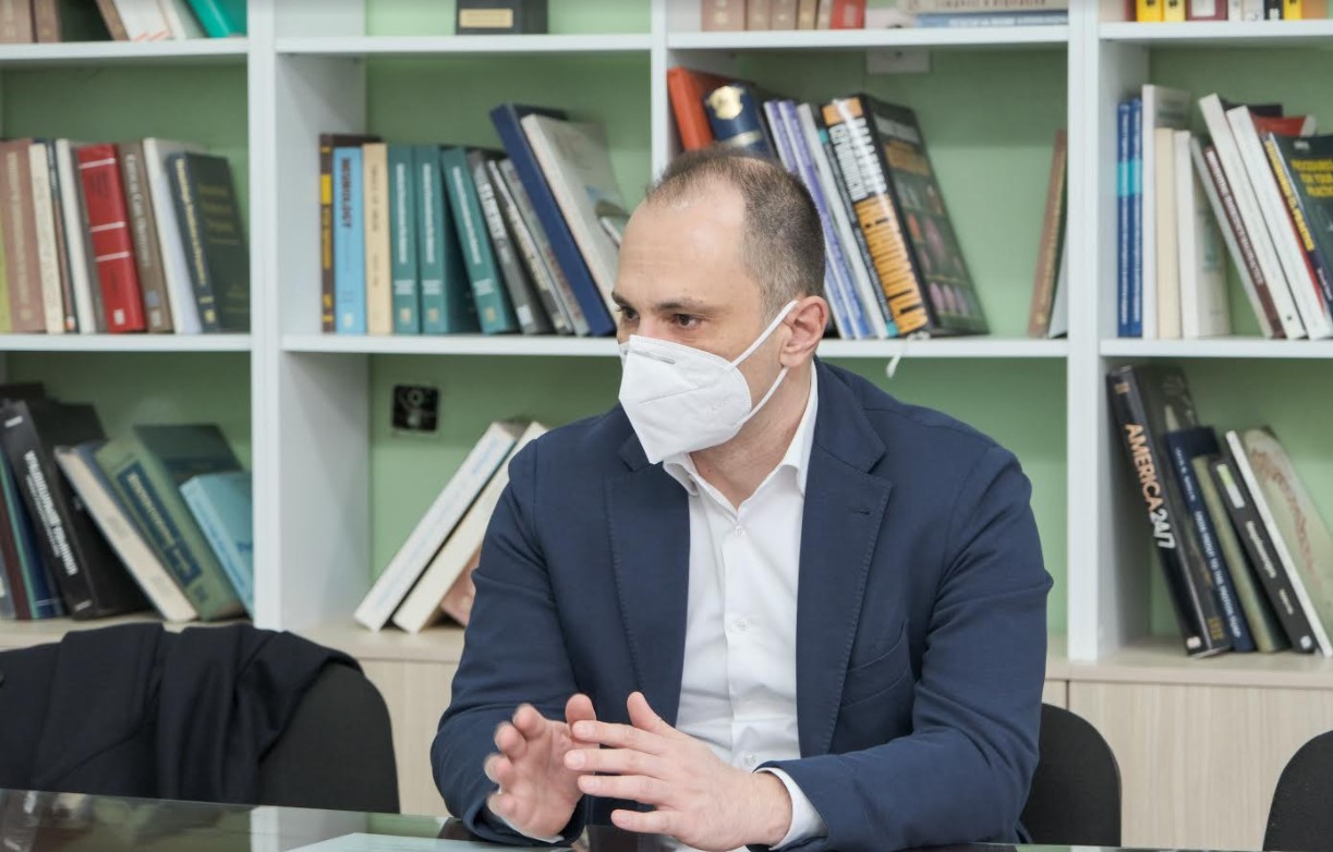 Министерот Филипче го посети интернистичкиот блок на Клинички кој после 70 години е реновиран