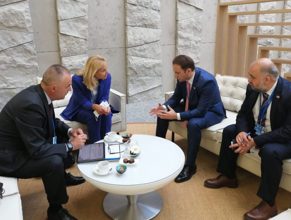 Министрите за надворешни работи на РС Македонија и Холандија – Османи и Кааг на НАТО Самитот