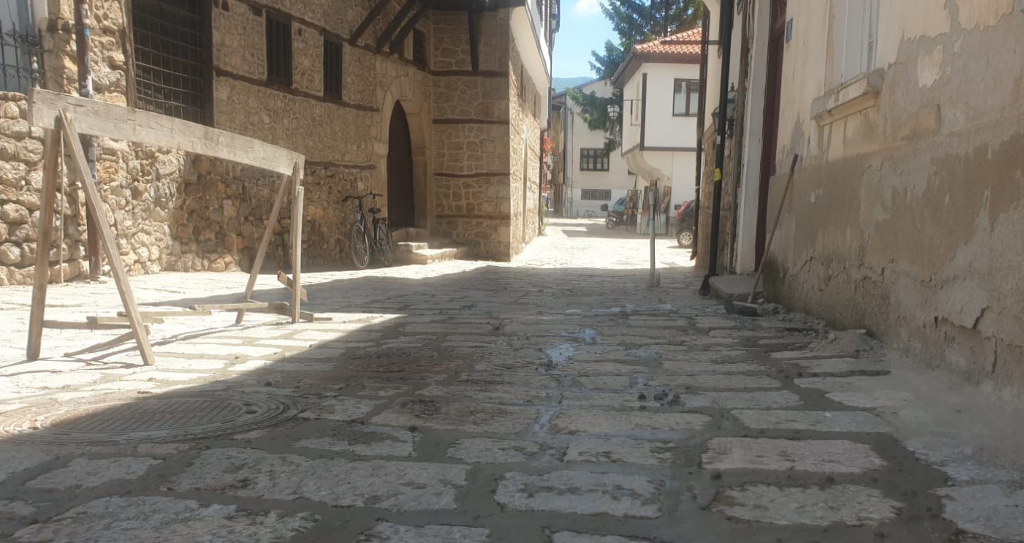 Рехабилитација и санација на улиците во стариот дел на Охрид