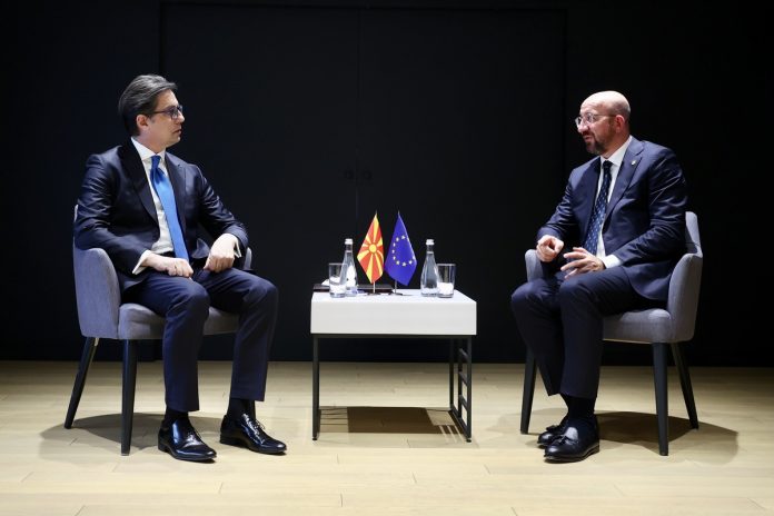 Пендаровски на средба со Шарл Мишел, претседател на Европскиот Совет