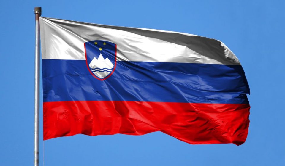 Почивалшек: Во Словенија државните службеници мора да се вакцинираат