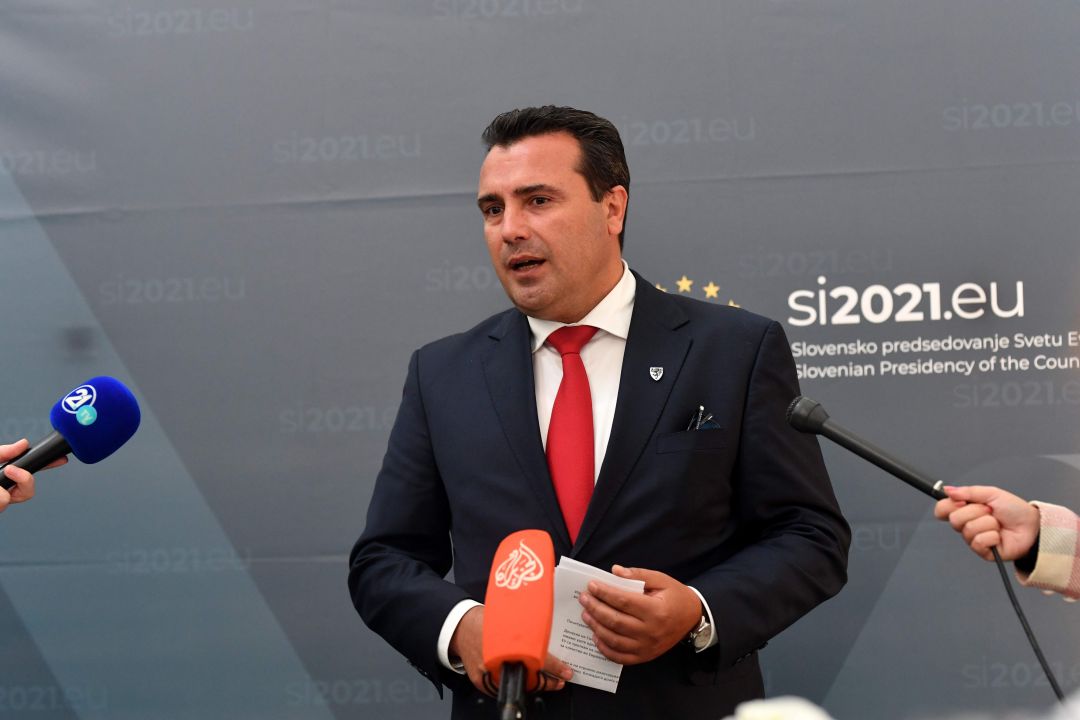 Заев: Чекорите и блокадите што Радев ги презема во име на Бугарија се навреда за македонските граѓани